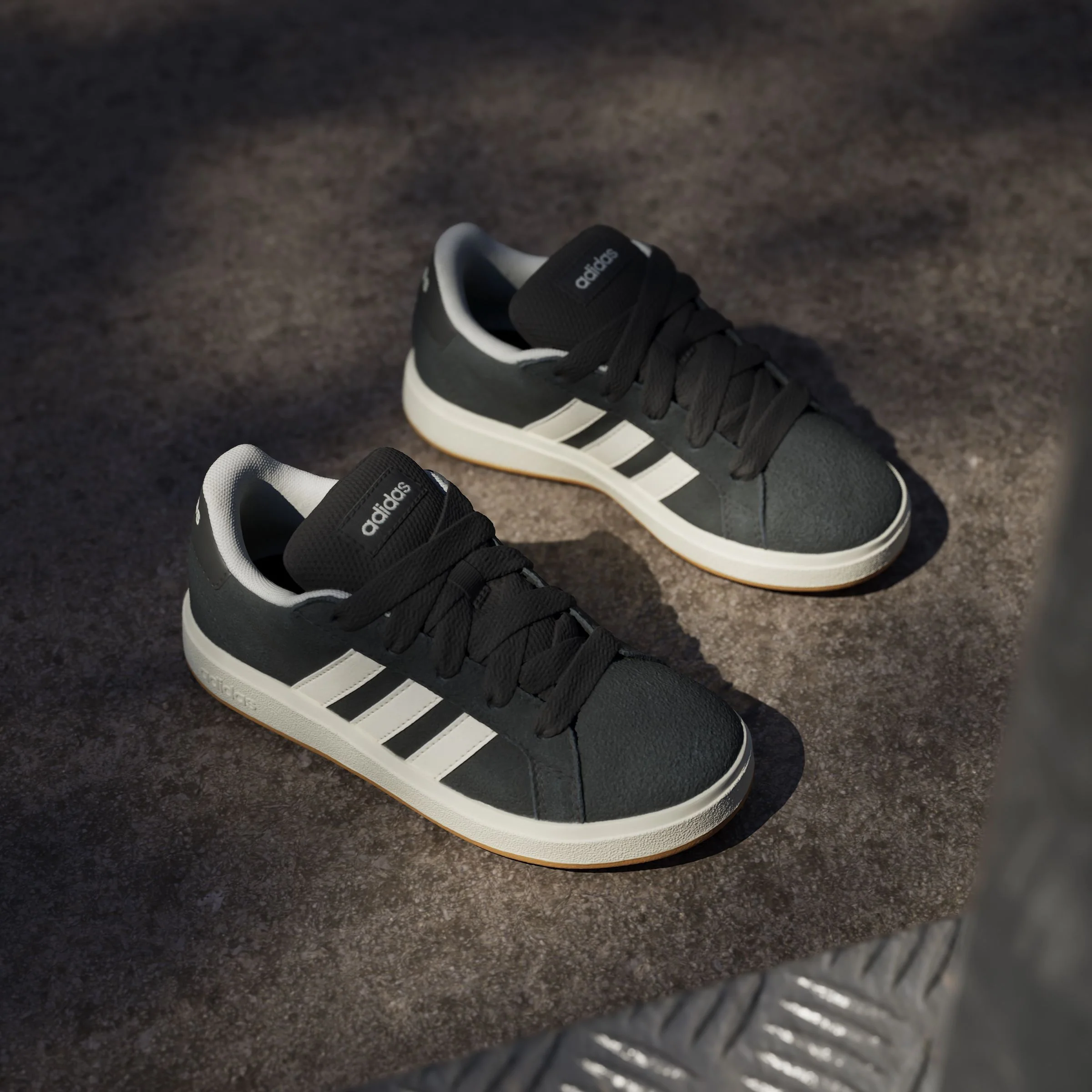 Soulier mode Adidas pour junior - GRAND COURT 00S - Image 10