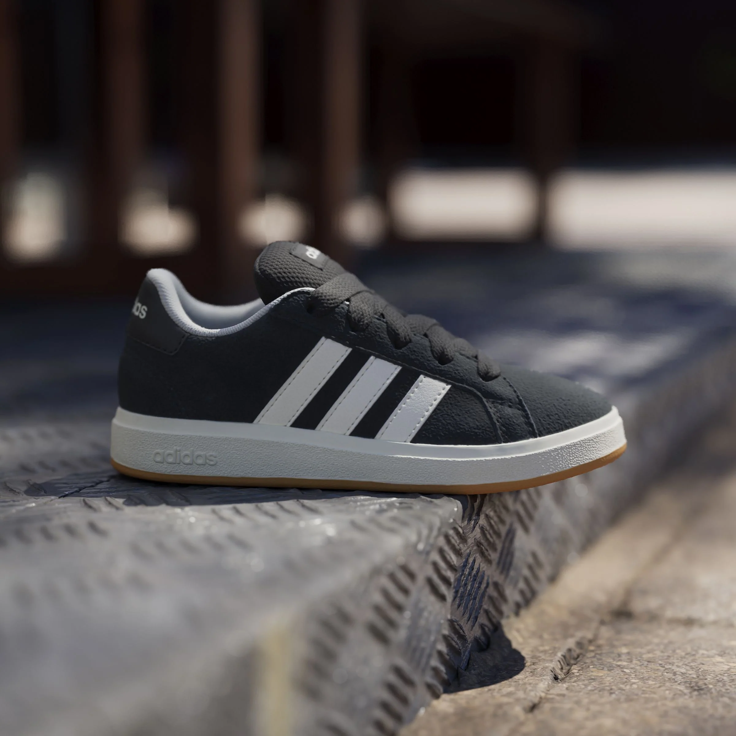 Soulier mode Adidas pour junior - GRAND COURT 00S - Image 9
