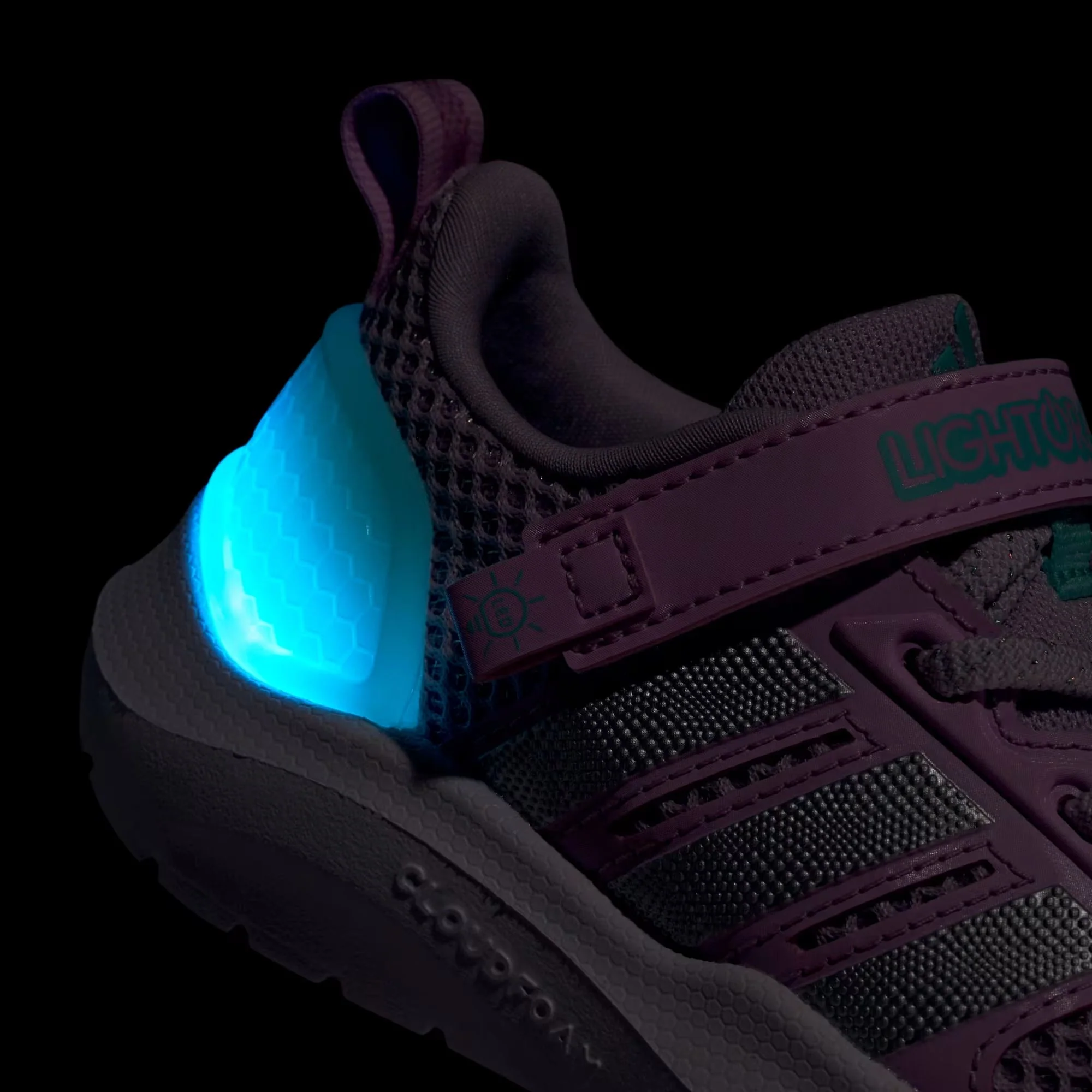 Souliers sport Adidas pour petites filles - LIGHTORAMA - Image 6