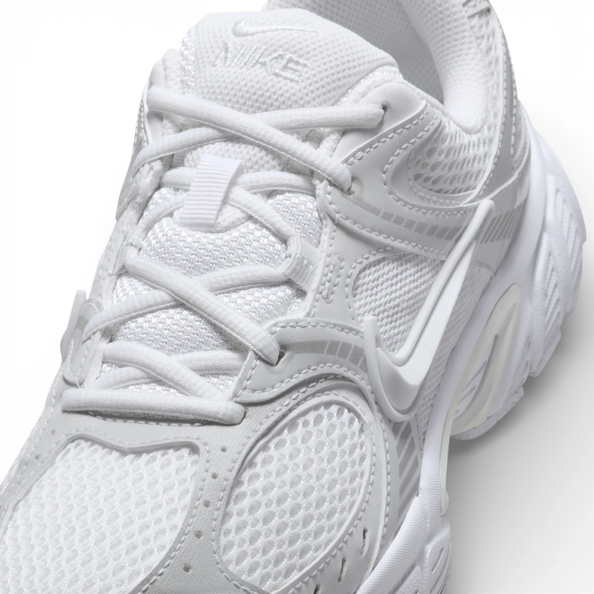 Souliers mode Nike pour femmes - NIKE V5 RNR - Image 12