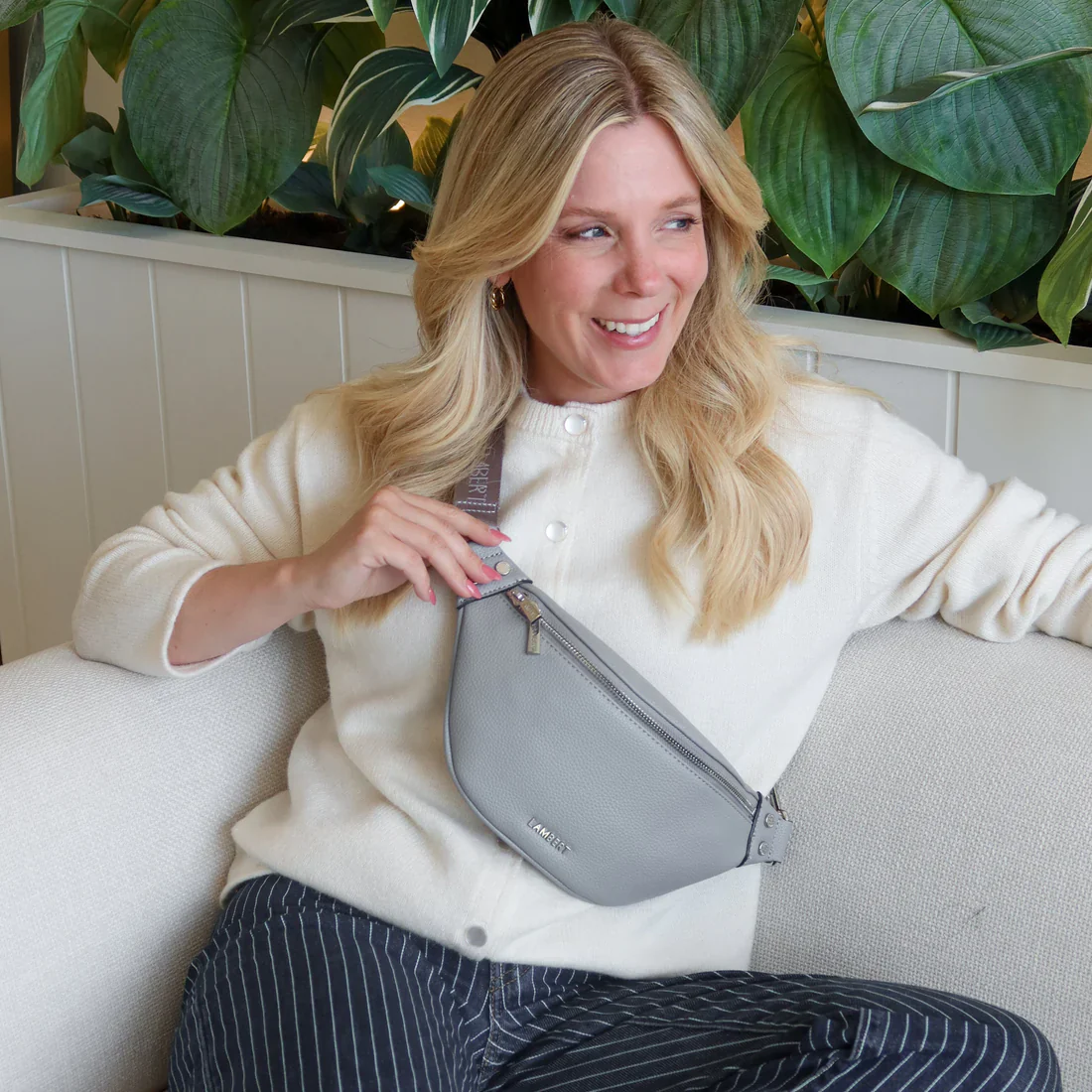 Sac banane en cuir vegan Lambert pour femmes - LE SARAH - Image 10