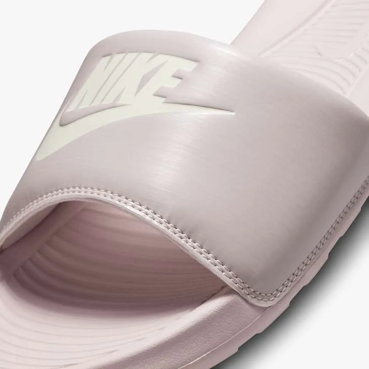 Sandales de plages Nike pour femmes - Victori one - Image 11